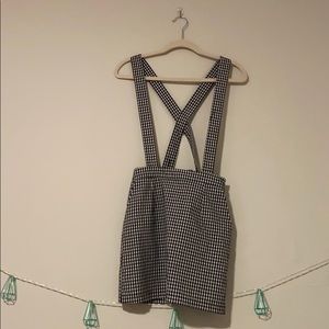 Plaid black and white skirt suspenders